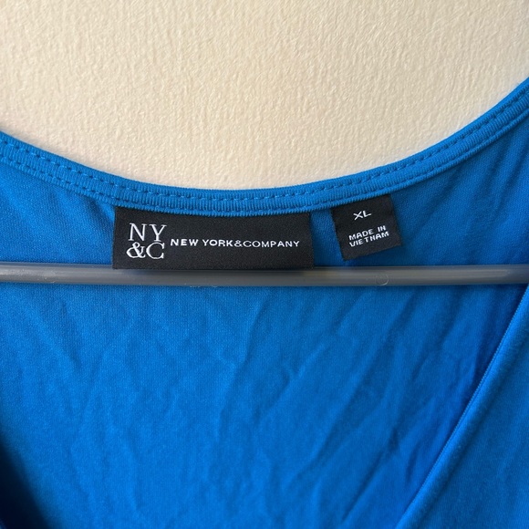 Woman’s Dress - Picture 2 of 3